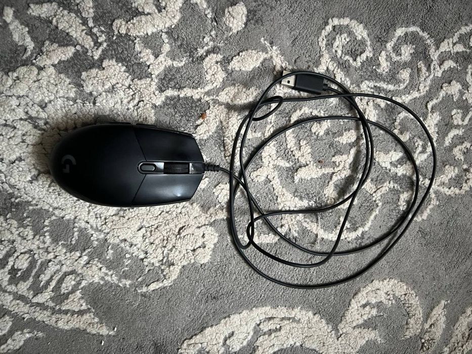 Продам дві мишки logitech g 102 і ще одна