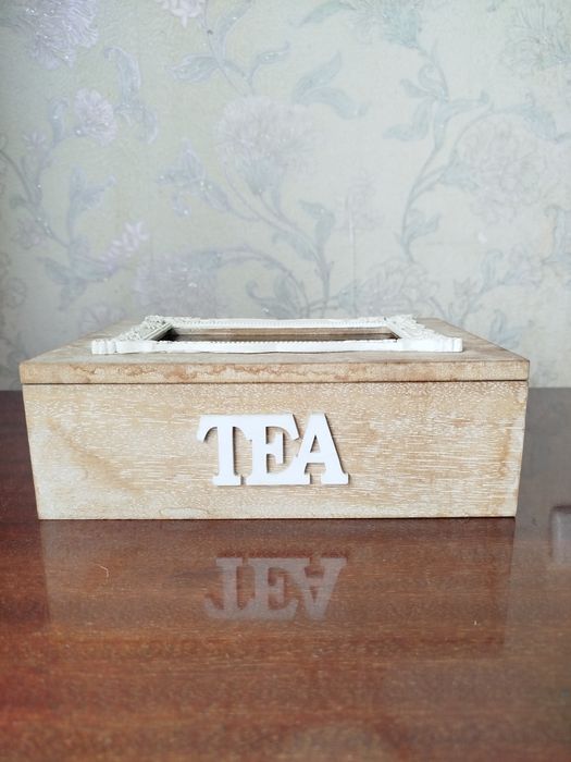 Дерев'яна коробка для зберігання чаю