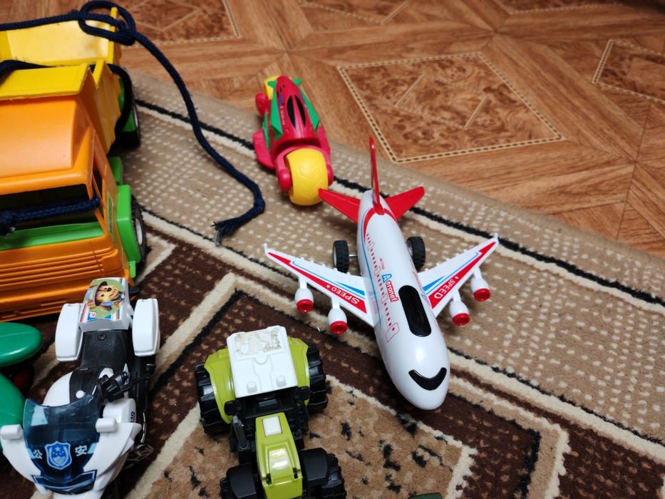 Продам купу їграшок одним лотом