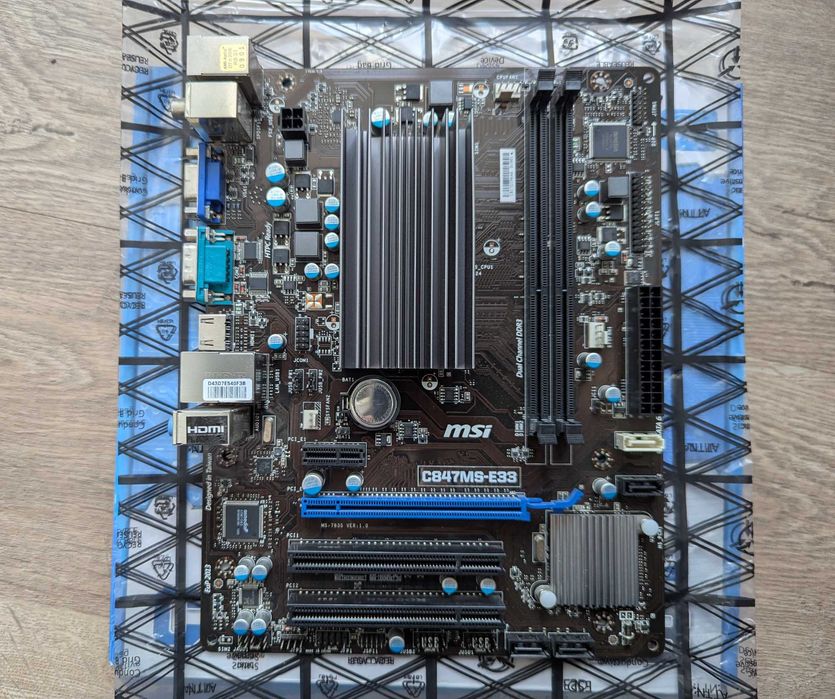 Материнська плата MSI C847MS-E33