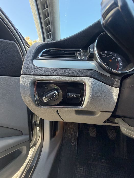 продаж авто Škoda SuperB