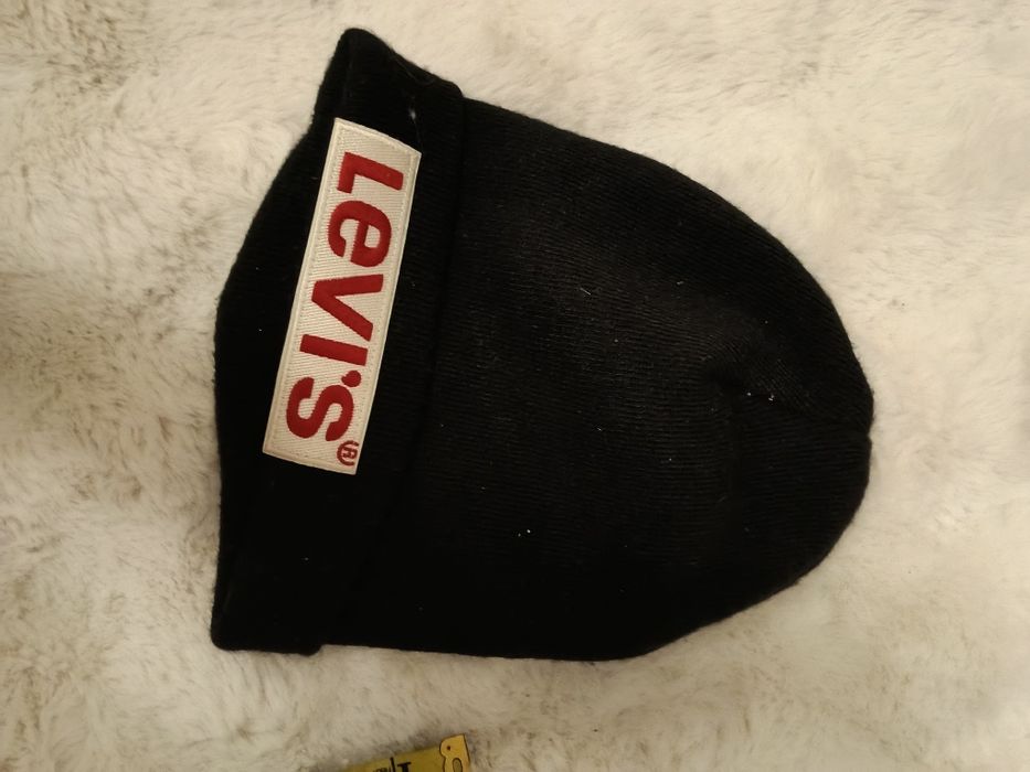 Czapka Levis czarna.