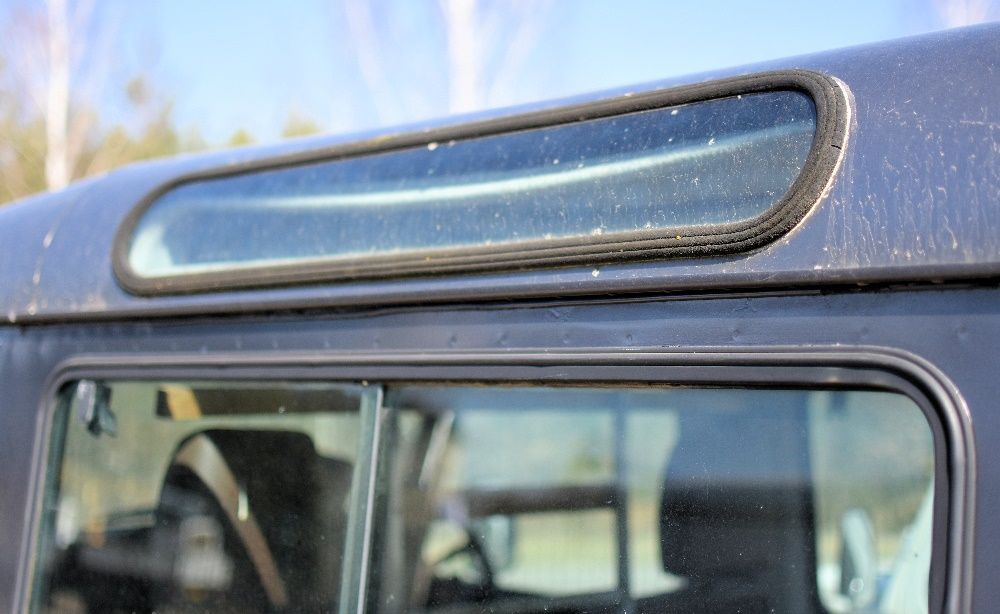 Szyba Karoseryjna nadstawki Land Rover Defender