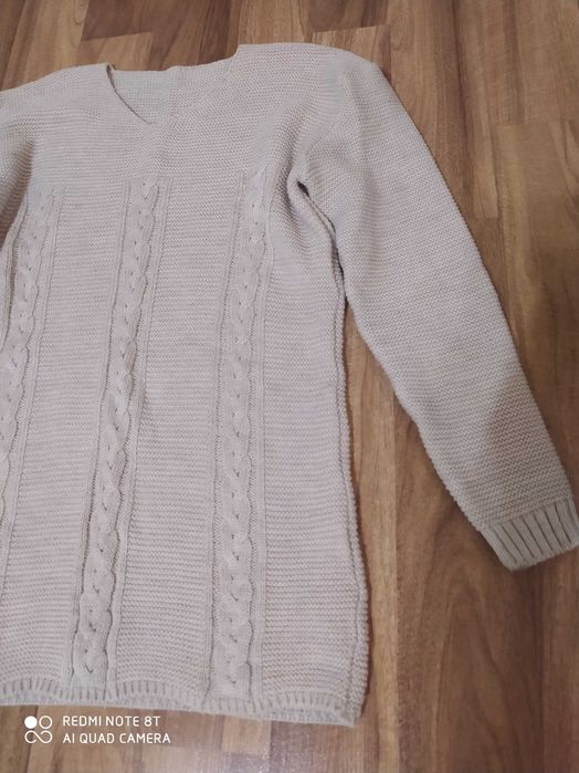Sweter damski-beżowy