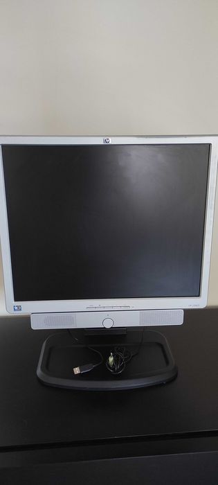 HP L1940T 19” LCD Monitor + HP SP03A01 USB Flat Panel Speaker Bar