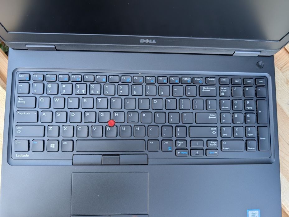 Ноутбук DELL Latitude 5580/15.6/i5-6/8/256/FHD/IPS/Бюджетний.Надійний