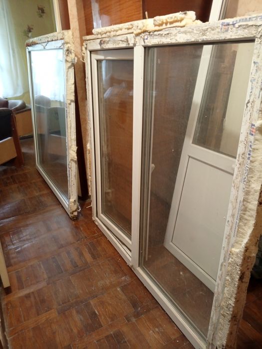 Окна пластиковые , дверь