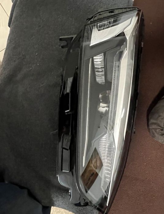 Farol direito audi A5 2021