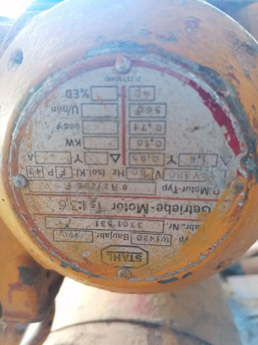 Cadernal elétrico, com deslocamento lateral.