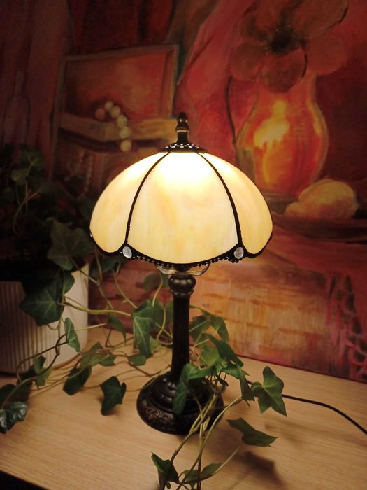 Śliczna Lampa Witrażowa w Stylu Tiffany