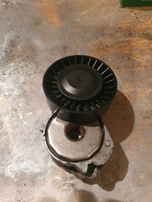 Filtr oleju separator volvo s80 2.5T  2006- r nr kat.31338685