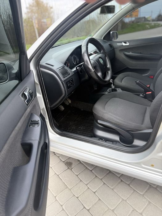 Продам шкоду фабію 1.4 MPI бензин