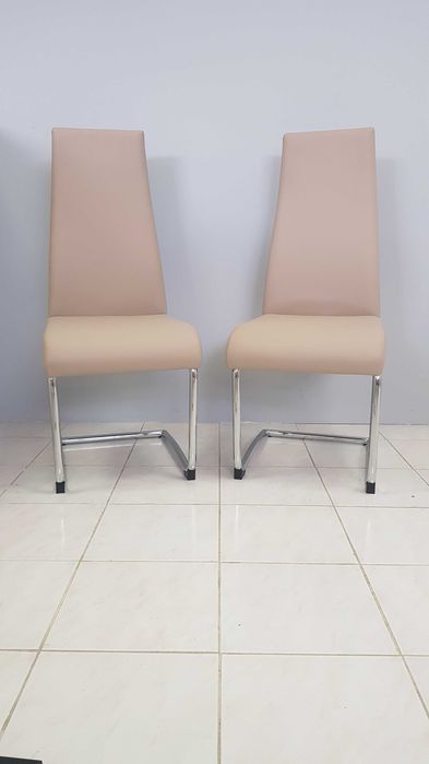 Cadeiras de refeições ergonómicas e estofadas