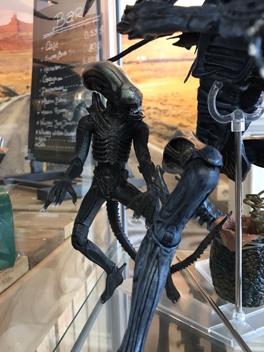 Figura alien 8’ passageiro da Neca nova