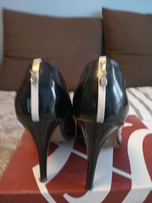 czarno białe szpilki , rozm 36