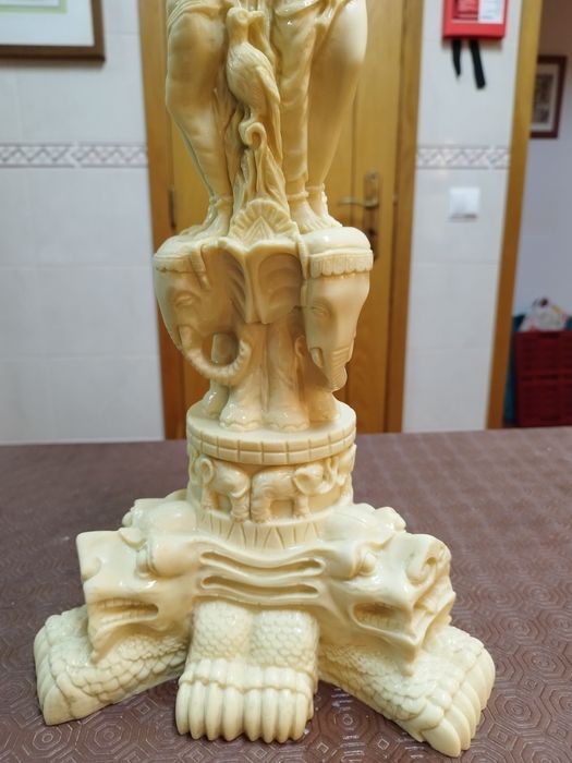 Coluna, pedestal, floreira decorativa