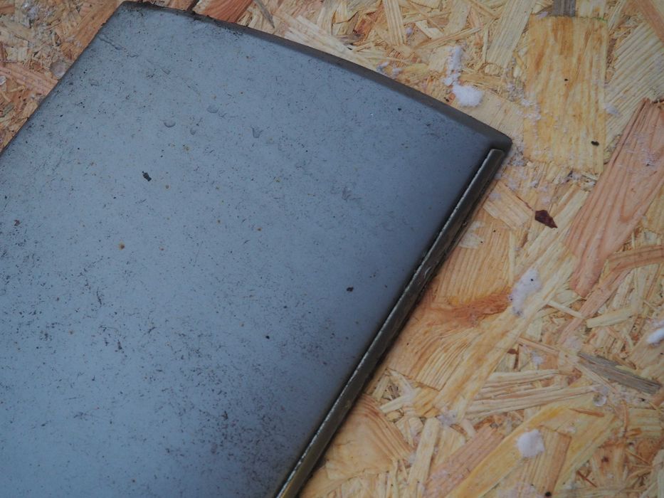 Listwa drzwi lewa mercedes W124 coupe