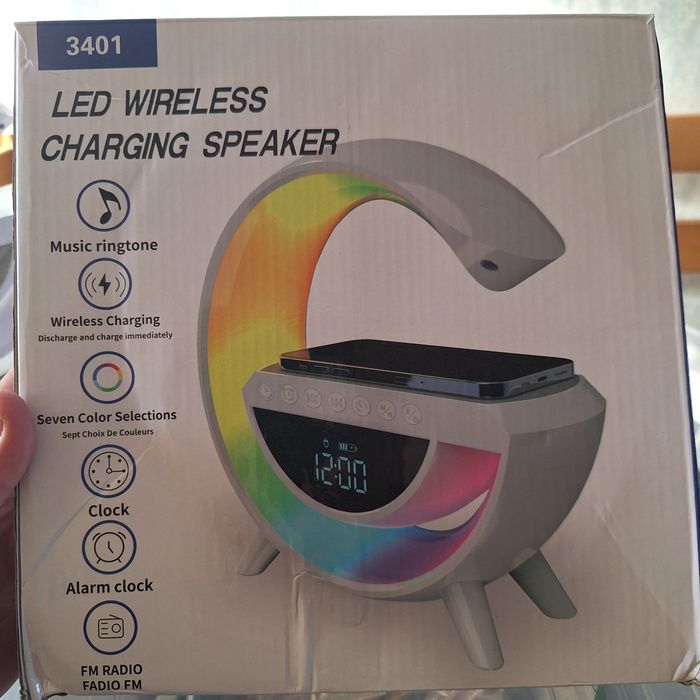 Лампа, беспроводная зарядка,  колонка