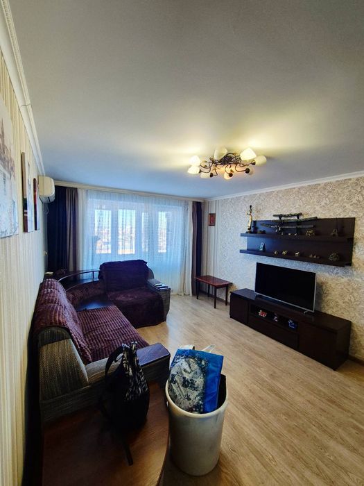 Оренда, трикімнатної квартири, р-н Біляєва.