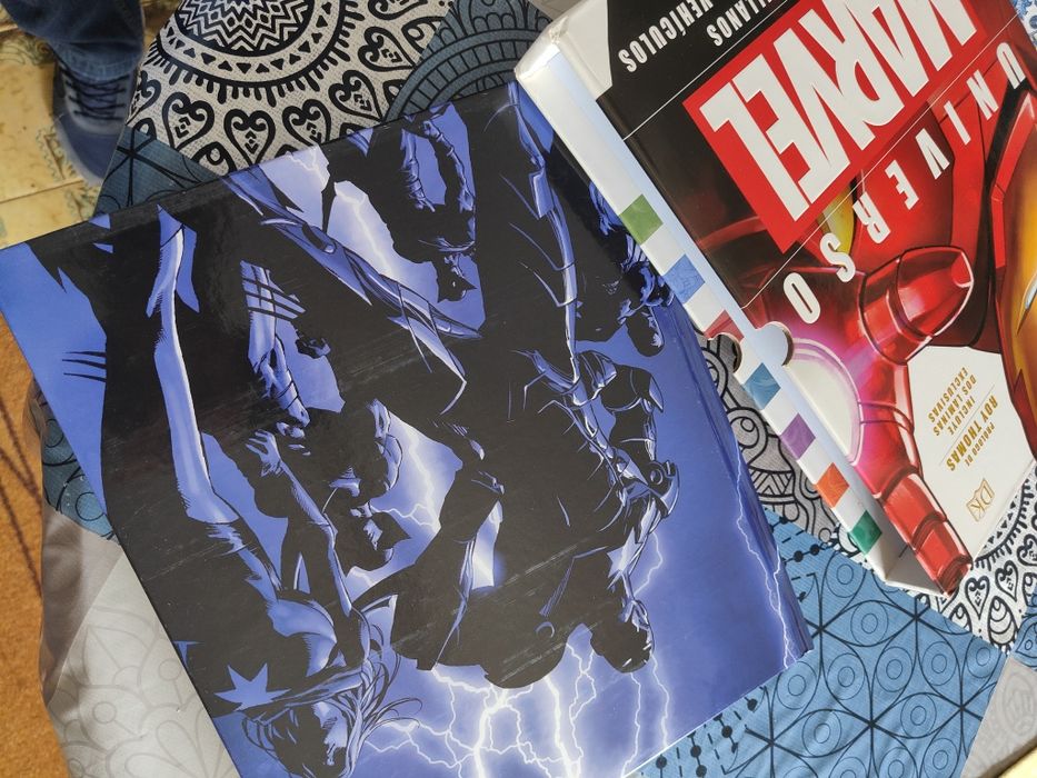 Livro Marvel Capa Rigida - Versão Espanha