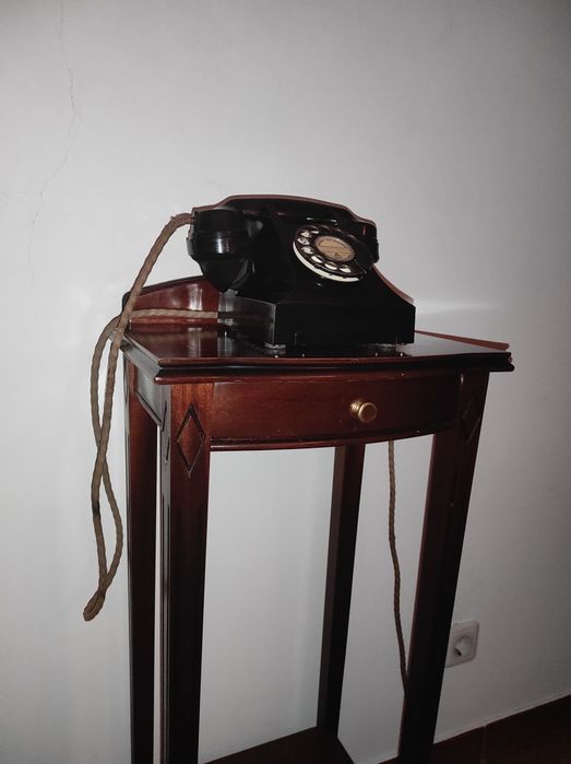 Mesa de apoio/telefone