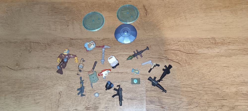 Fortnite - Autobus bojowy + figurki