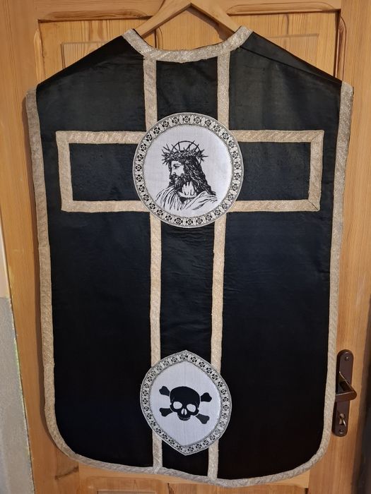 Ornat rzymski haftowany