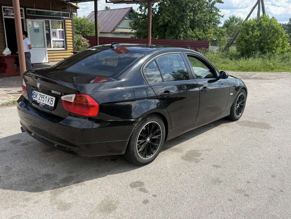Продам бмв е90 2005 рік