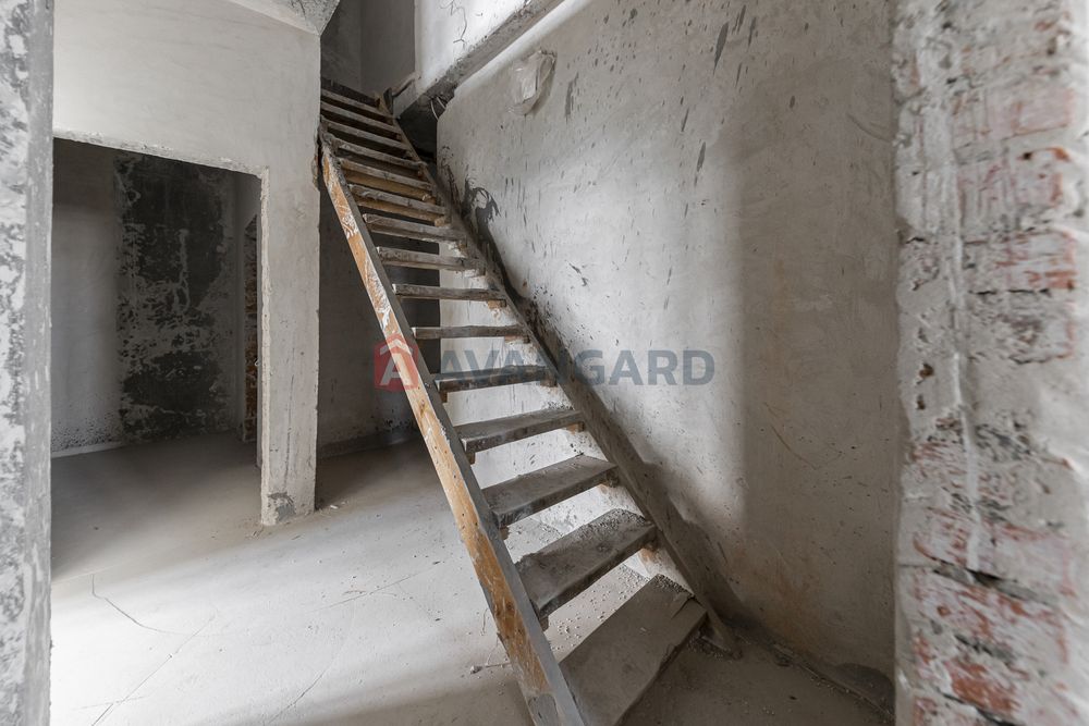 Продаж 2-рівневої 6-кімнатної квартири | Солом’янський район