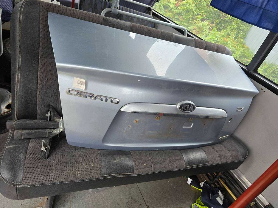 Кришка багажника Kia cerato 2005