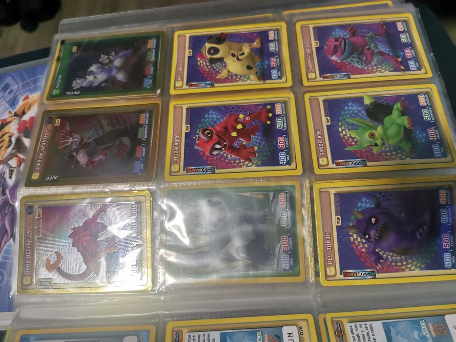 Cadernetas Invizimals+Cartas (Batalha de Caçadores e Desafios Ocultos)