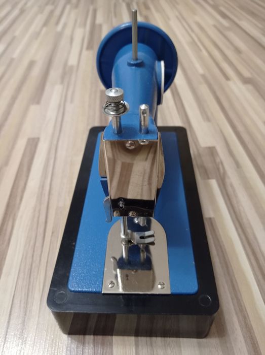 Maszyna do szycia mini PRL