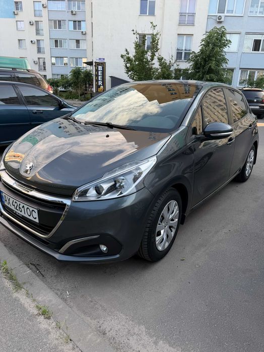 Peugeot 208 2016 Продам
