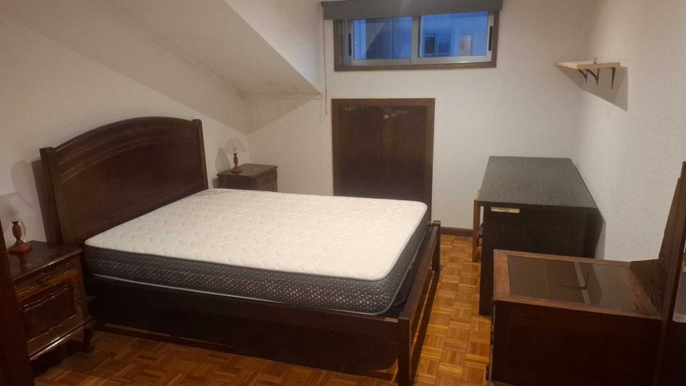 Alugo quarto na zona de Campanha