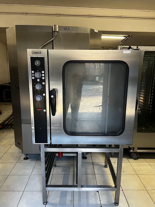 Piec konwekcyjno parowy Zanussi 10 GN. FCF 101.