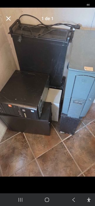 Lote de 7 Torres de Computador Antigos (Para Peças / Sucata)