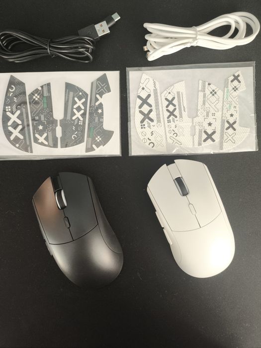 Бездротова ігрова мишка SMAILWOLF RS7 чорна/біла обидві в наявності