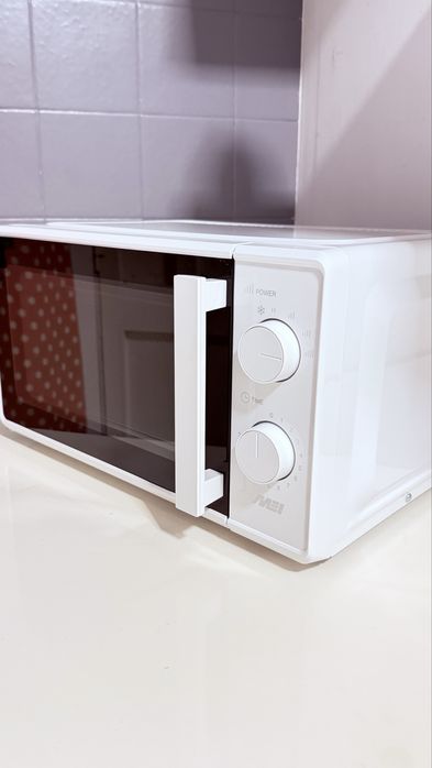Microondas MEI 20L usado