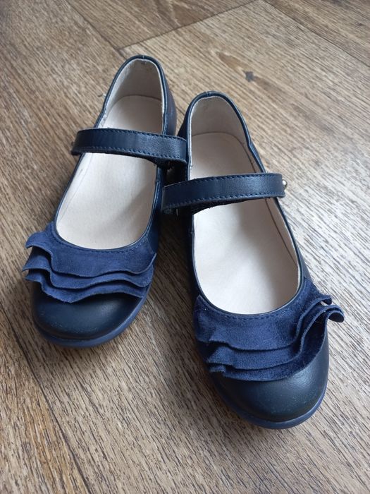 Фірмові кожані туфлі р.30, 19см.