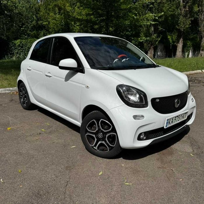 Smart Forfour 2016 - компактне авто для 4х