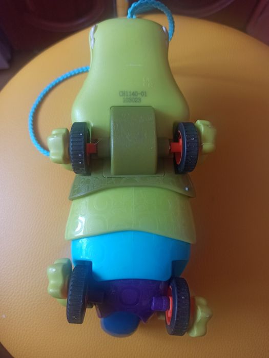 Іграшка-каталка "Крокодил Клац-Клаус" фірми "Battat" (B.Toys)