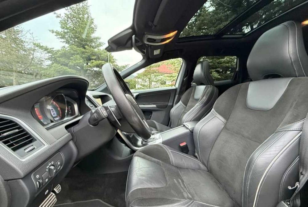 Продам Volvo XC60 2012 року 2.4 дизель