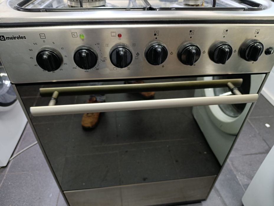 Fogão  a gás  Meireles com forno eléctrico