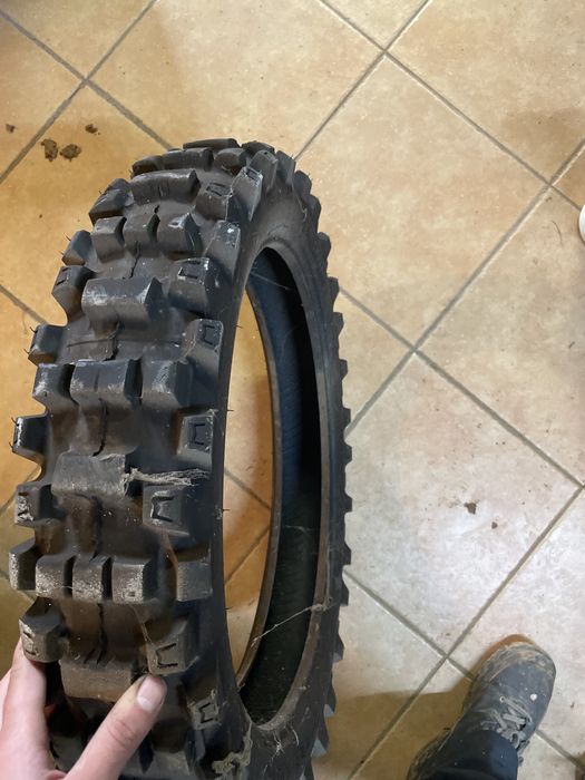 Pneu de trás XR 400