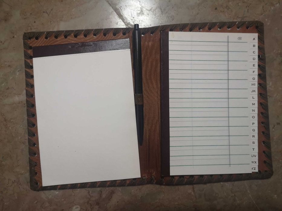 bloco de notas e lista telefonica