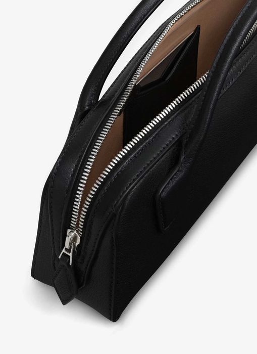 Клатч ALAIA Le Teckel Clutch In Shiny Goatskin Black