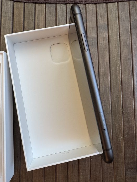 Айфон 11 Apple iPhone 11 black , 64гб