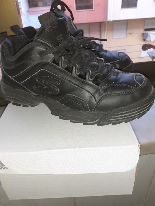 Tenis marca skechers tamanho 37 preto