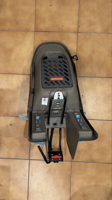 Cadeira de bebé com suporte para bicicleta Polisport