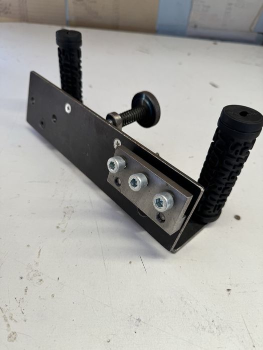 Приспособление для спуска ножей